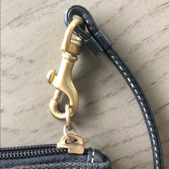 Coach Wristlet ! - Picture 4 of 5